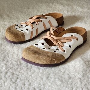 Think leather clog color tan and white size 36